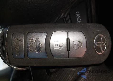 2018 Toyota Yaris Ia из США, поврежденный, VIN 3MYDLBYV9JY320091